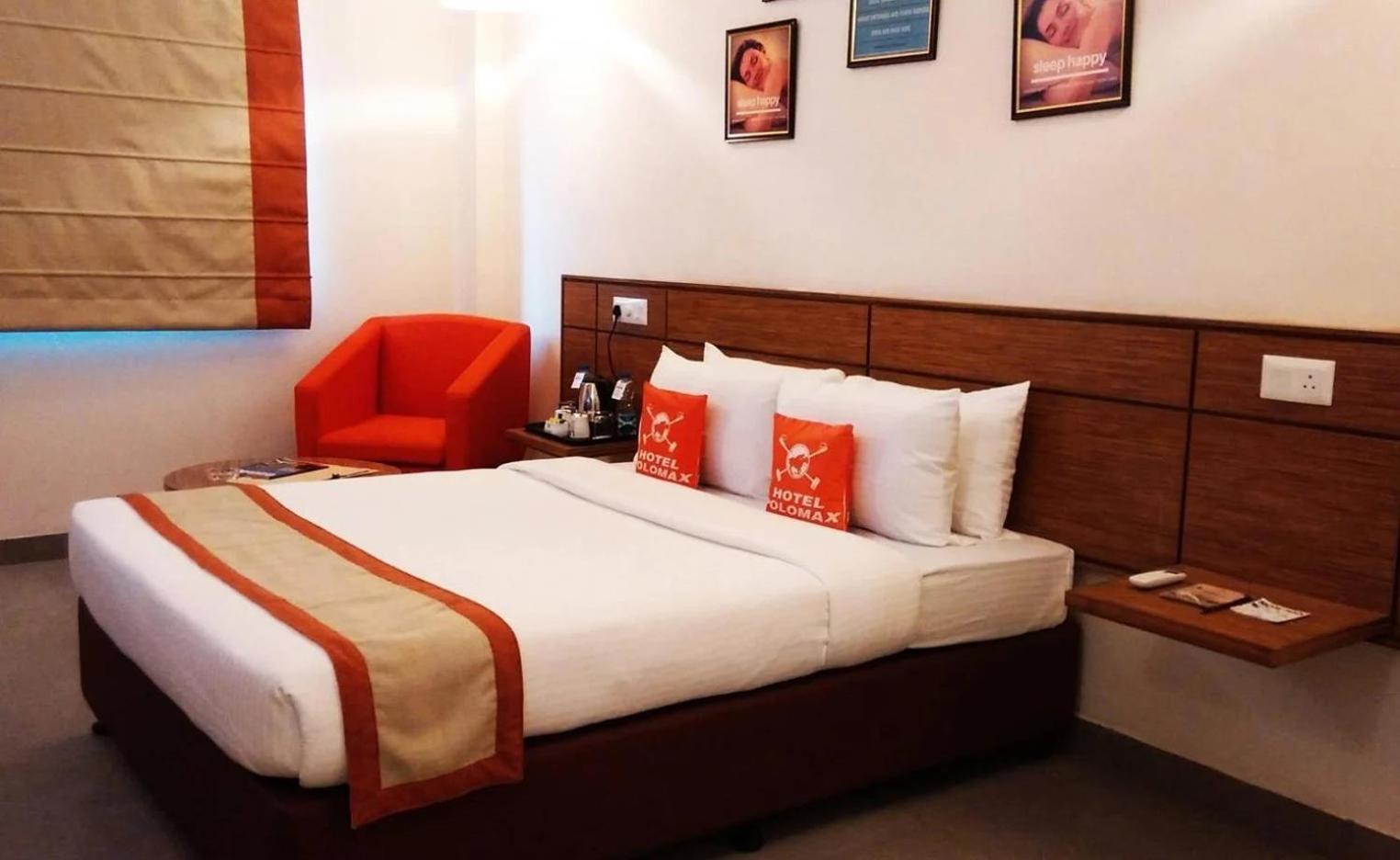 Max Hotels Аллахабад Экстерьер фото
