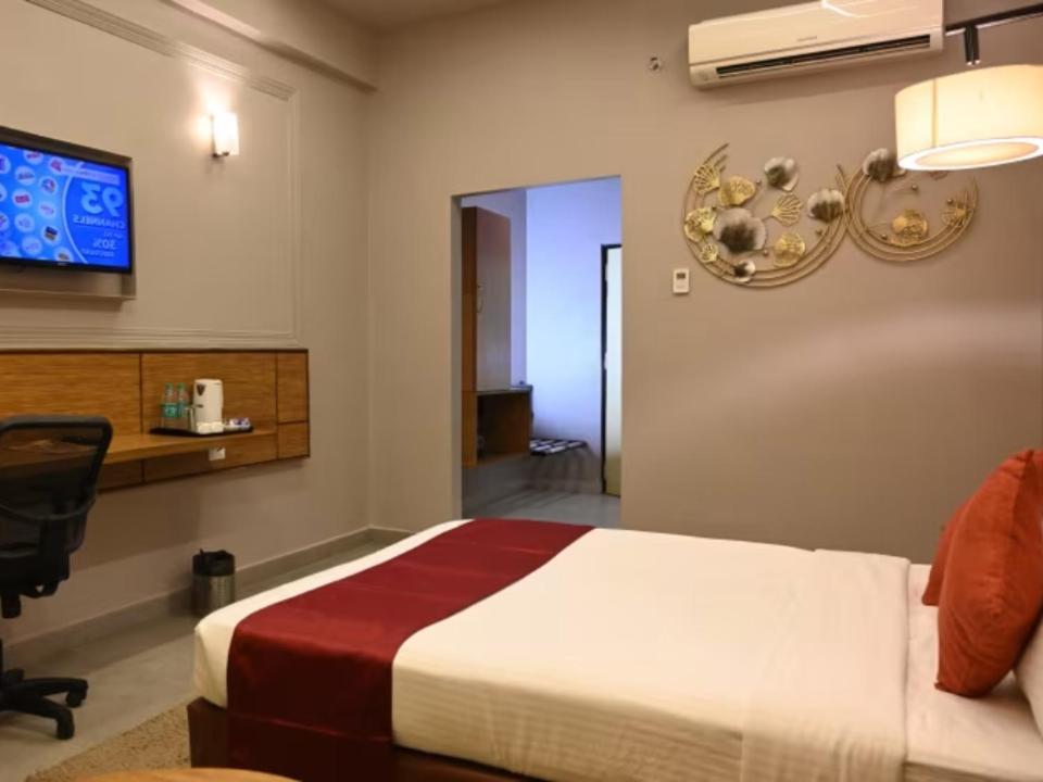 Max Hotels Аллахабад Экстерьер фото